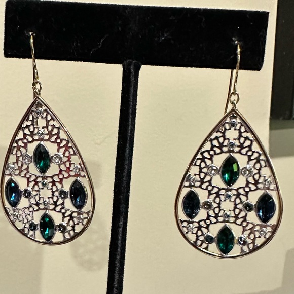 SWAROVSKI LACEWORK DANGLES - Picture 2 of 6